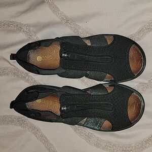 Bzees Black Wedge Sandals